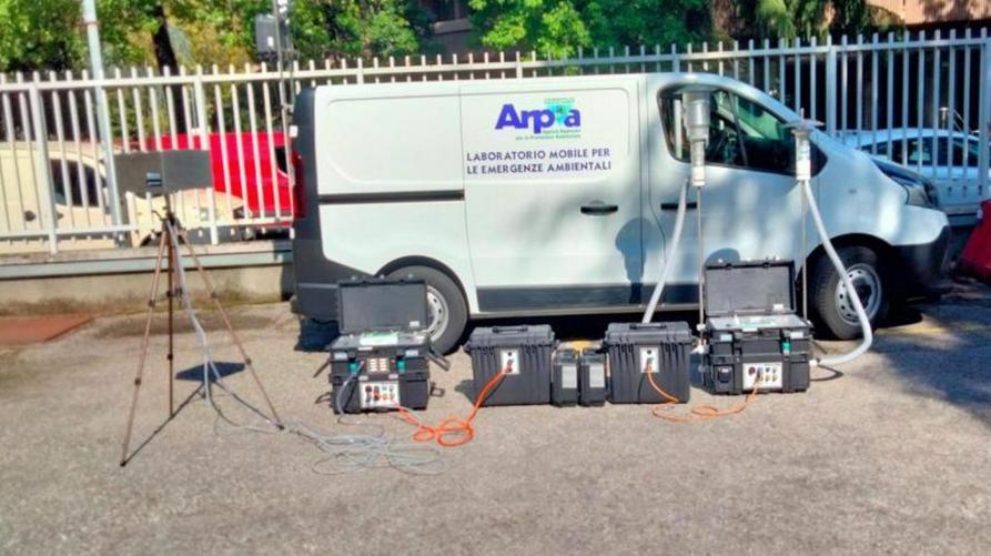 Emergenze ambientali, l'Arpa presenta il nuovo laboratorio mobile