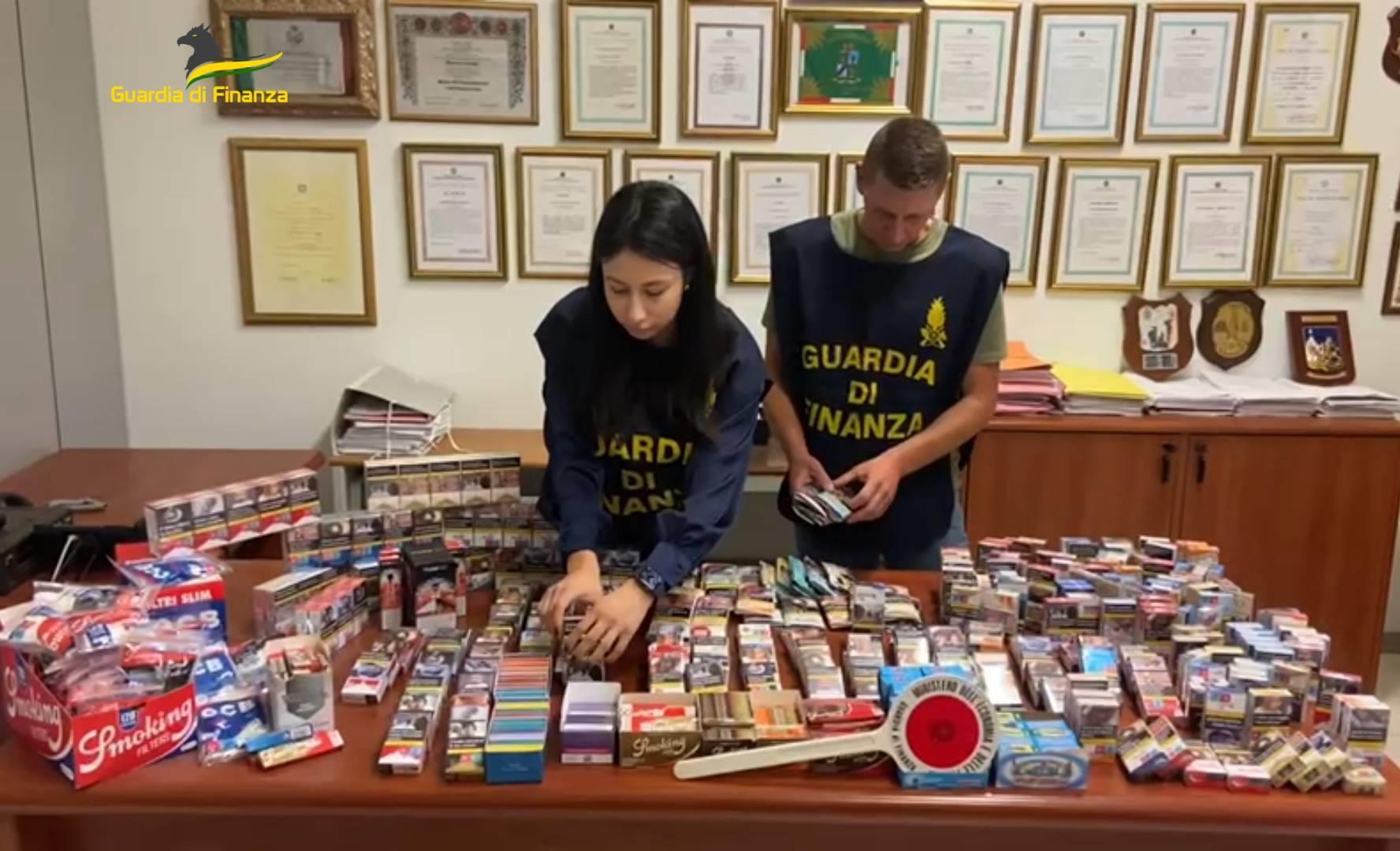 Vendevano tabacchi illegalmente, denunciati i titolari di due attività commerciali