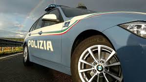 Ruba il portafoglio ad un giovane, inseguito e arrestato dalla polizia