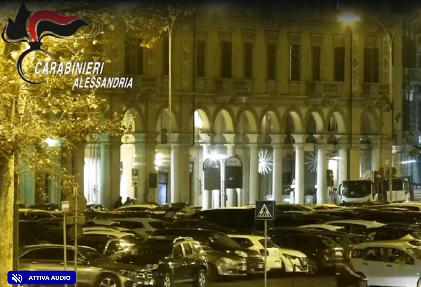 Picchia e deruba un giovane, rapinatore arrestato dai carabinieri