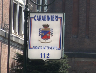 Litiga con la compagna e i carabinieri, colpito con il taser
