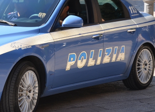 Ubriaco maltratta la madre, cinquantacinquenne arrestato dalla madre