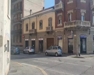 Sparatoria in strada a Torino, uomo ferito a una gamba